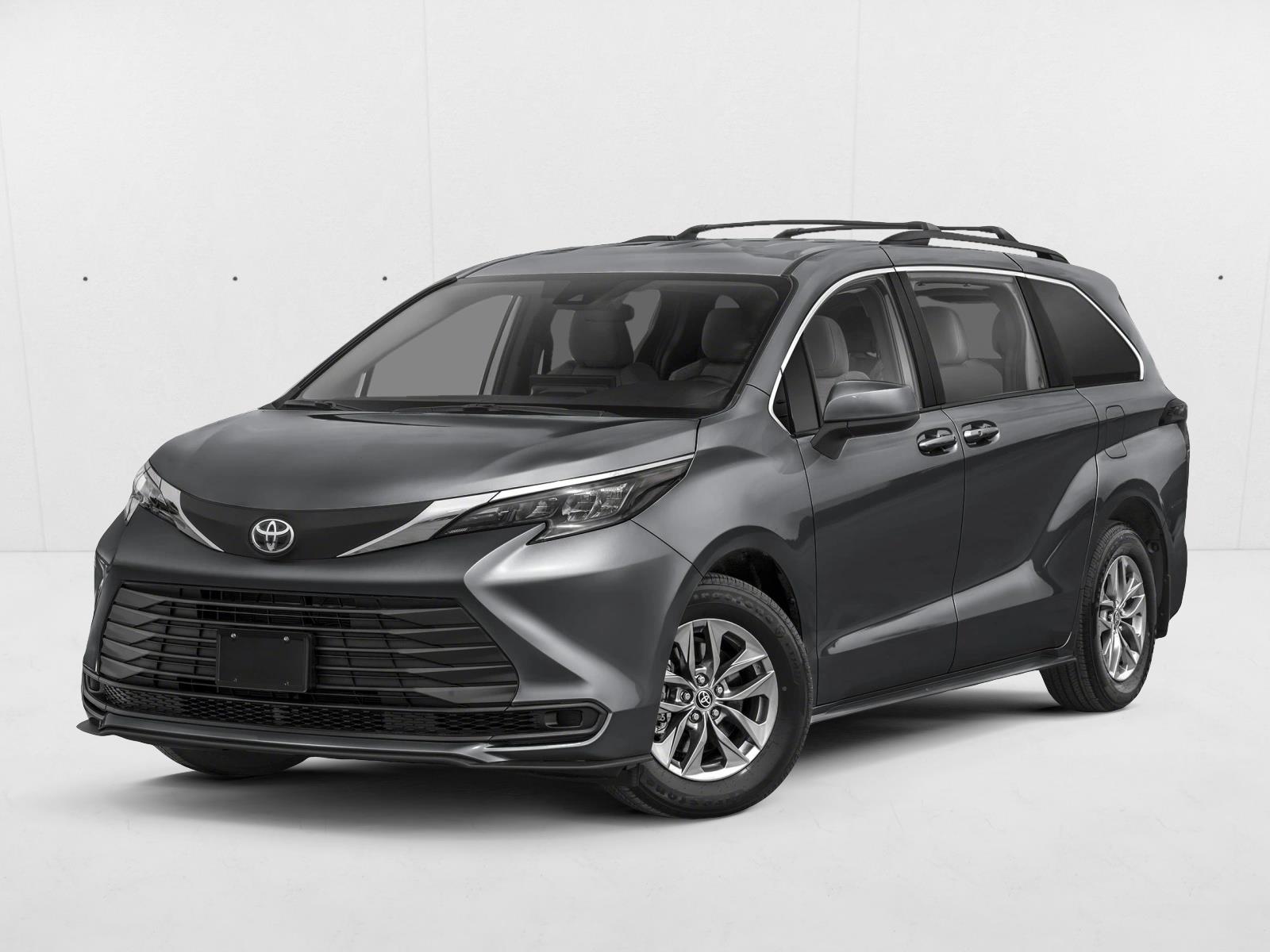 2026 Toyota Sienna LE's photo