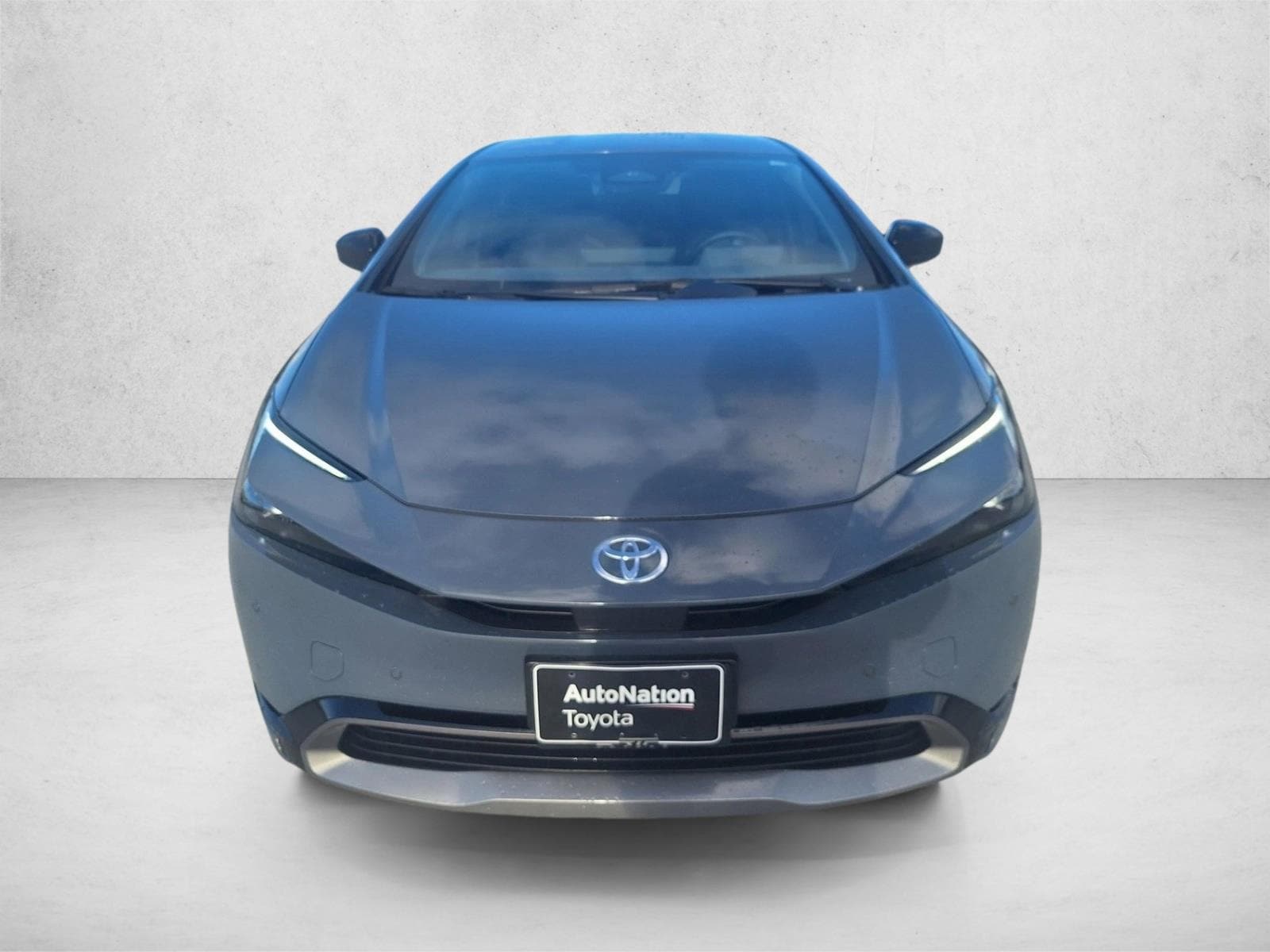 2025 Toyota Prius XLE photo 3