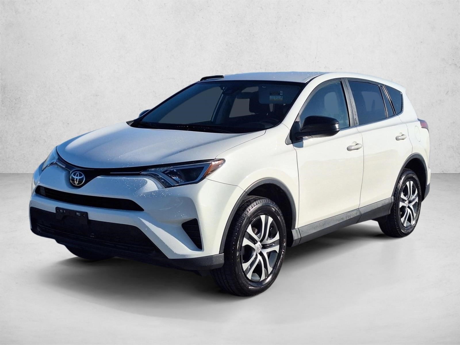 2017 Toyota RAV4 LE's photo