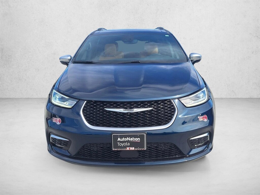 Used 2023 Chrysler Pacifica Plug-In Hybrid Pinnacle Van Passenger Van