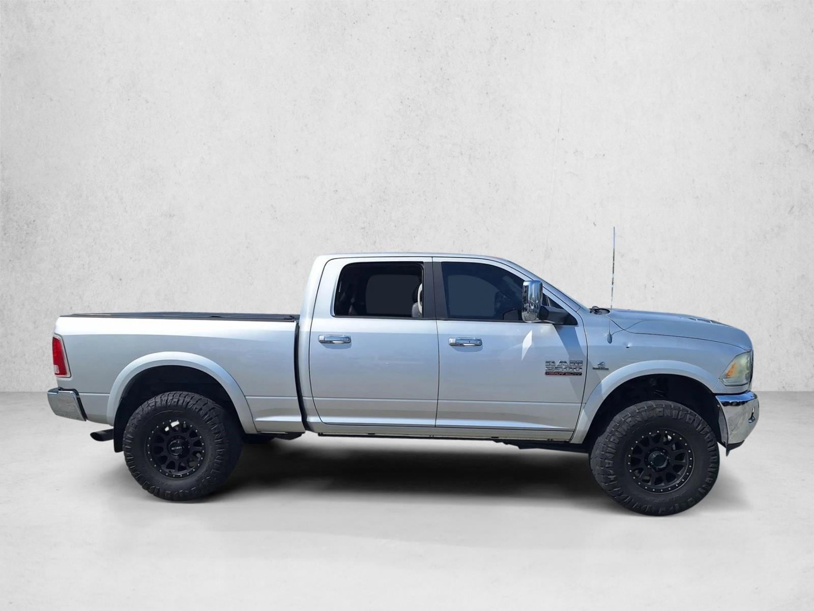 2014 Ram 2500 Laramie photo 4