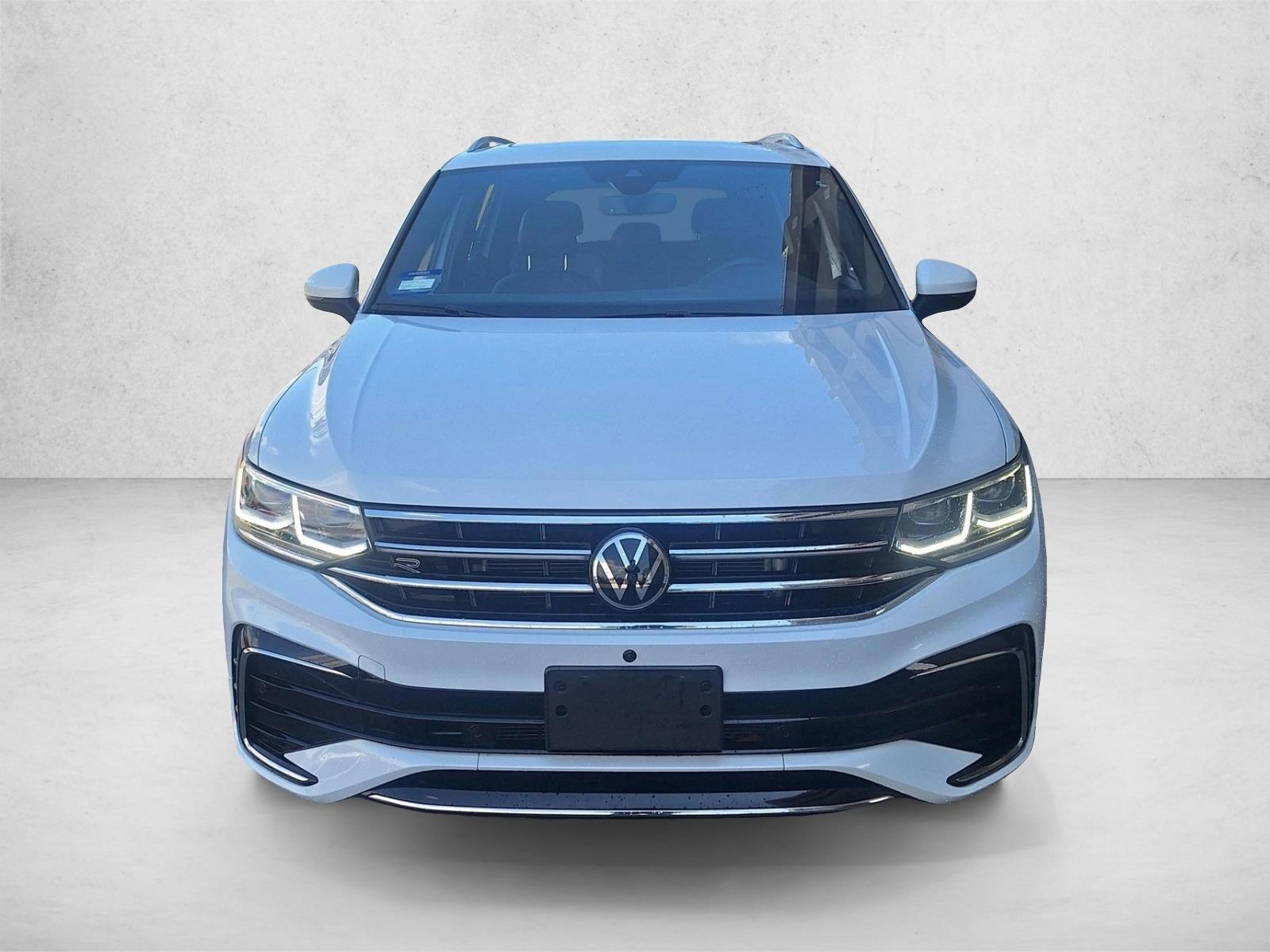 2024 Volkswagen Tiguan 2.0T SEL R-Line photo 2