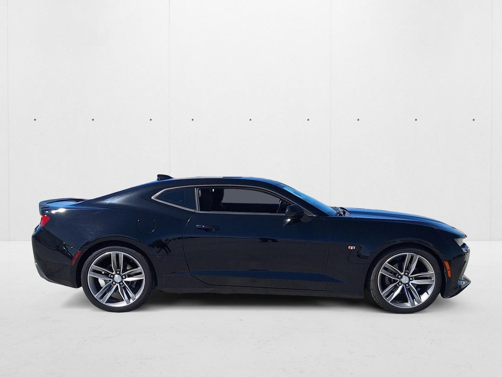 2017 Chevrolet Camaro 1LT photo 4