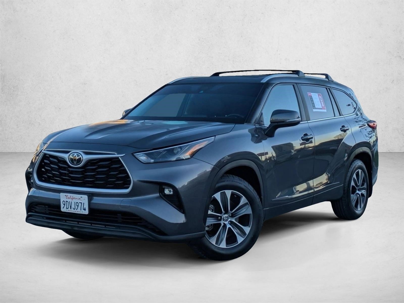 2023 Toyota Highlander XLE's photo