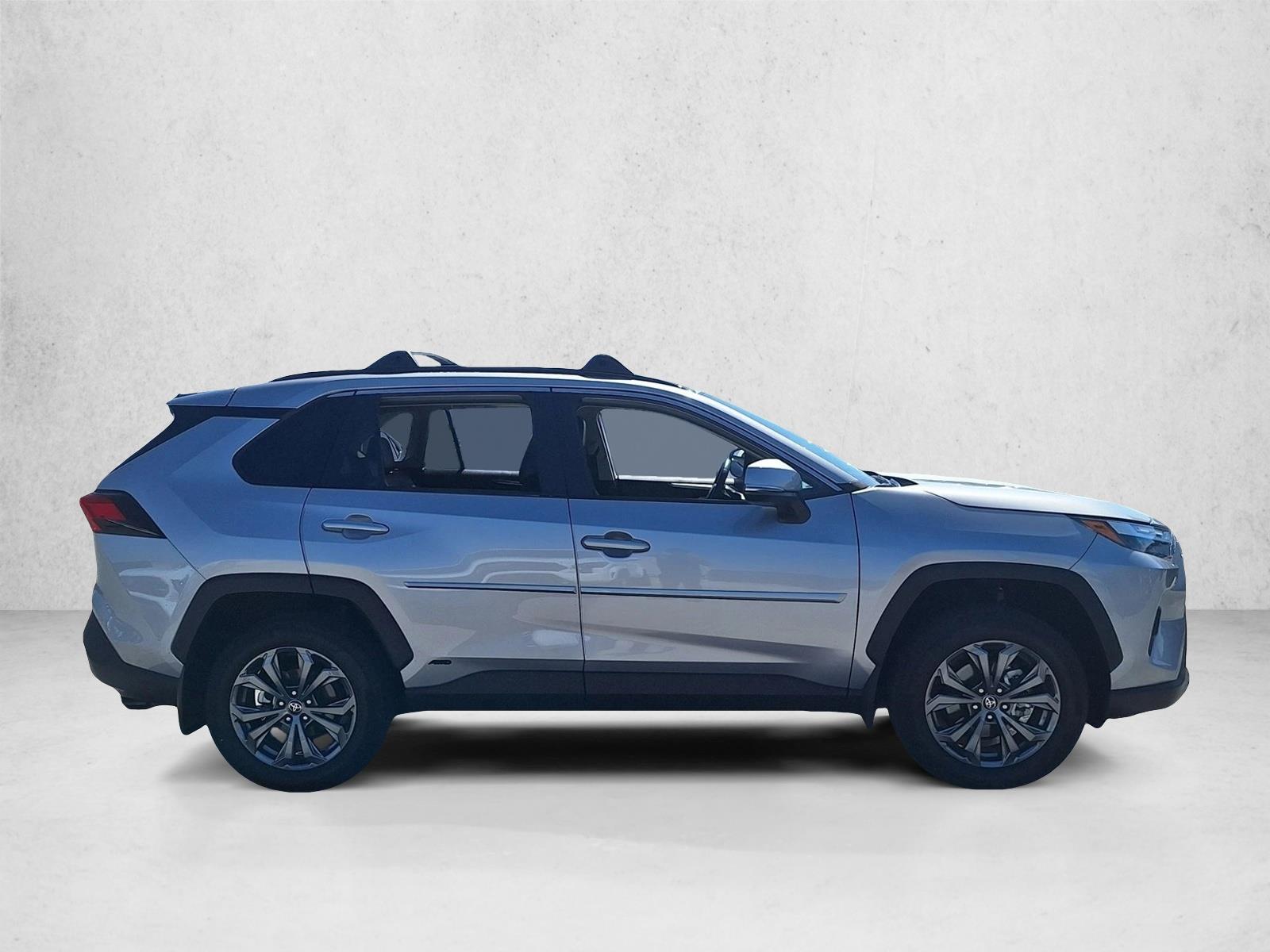 2024 Toyota RAV4 Hybrid XLE Premium photo 4