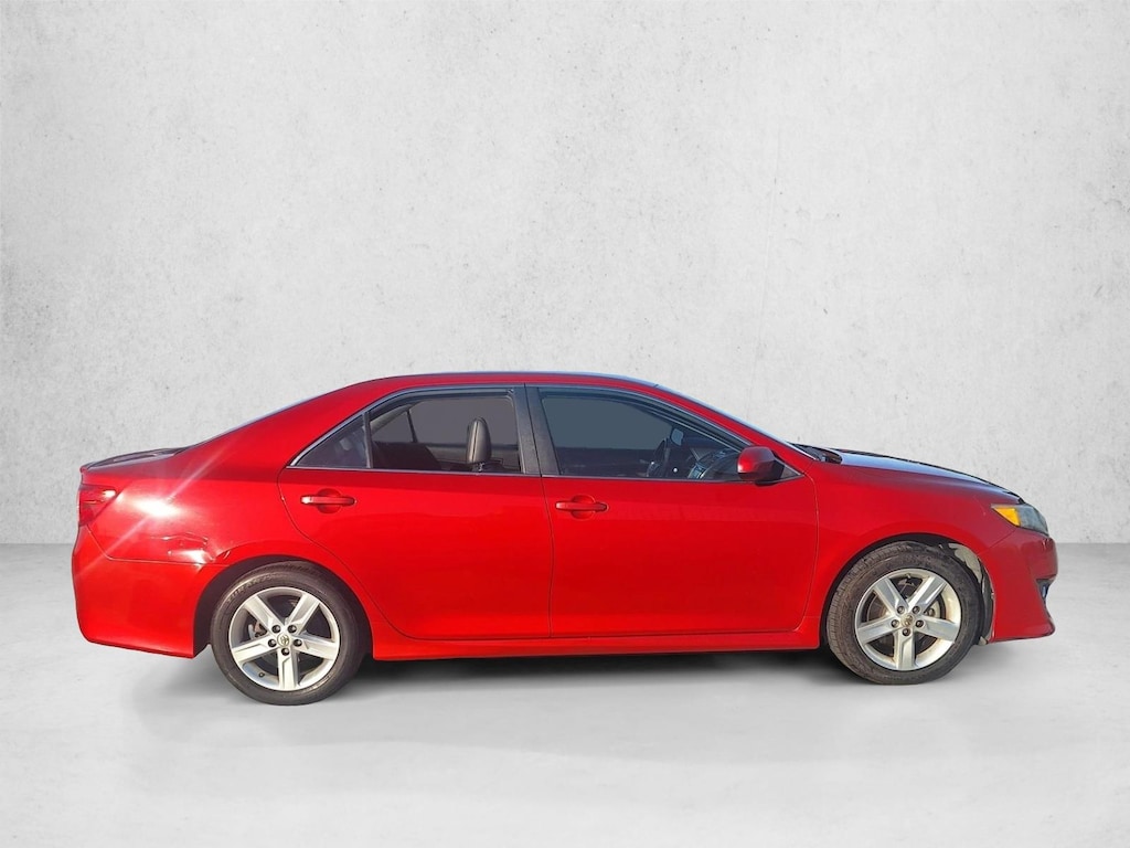 Used 2013 Toyota Camry SE Sedan