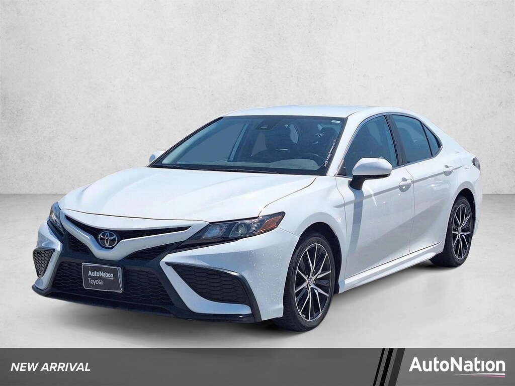 Used 2023 Toyota Camry SE Sedan