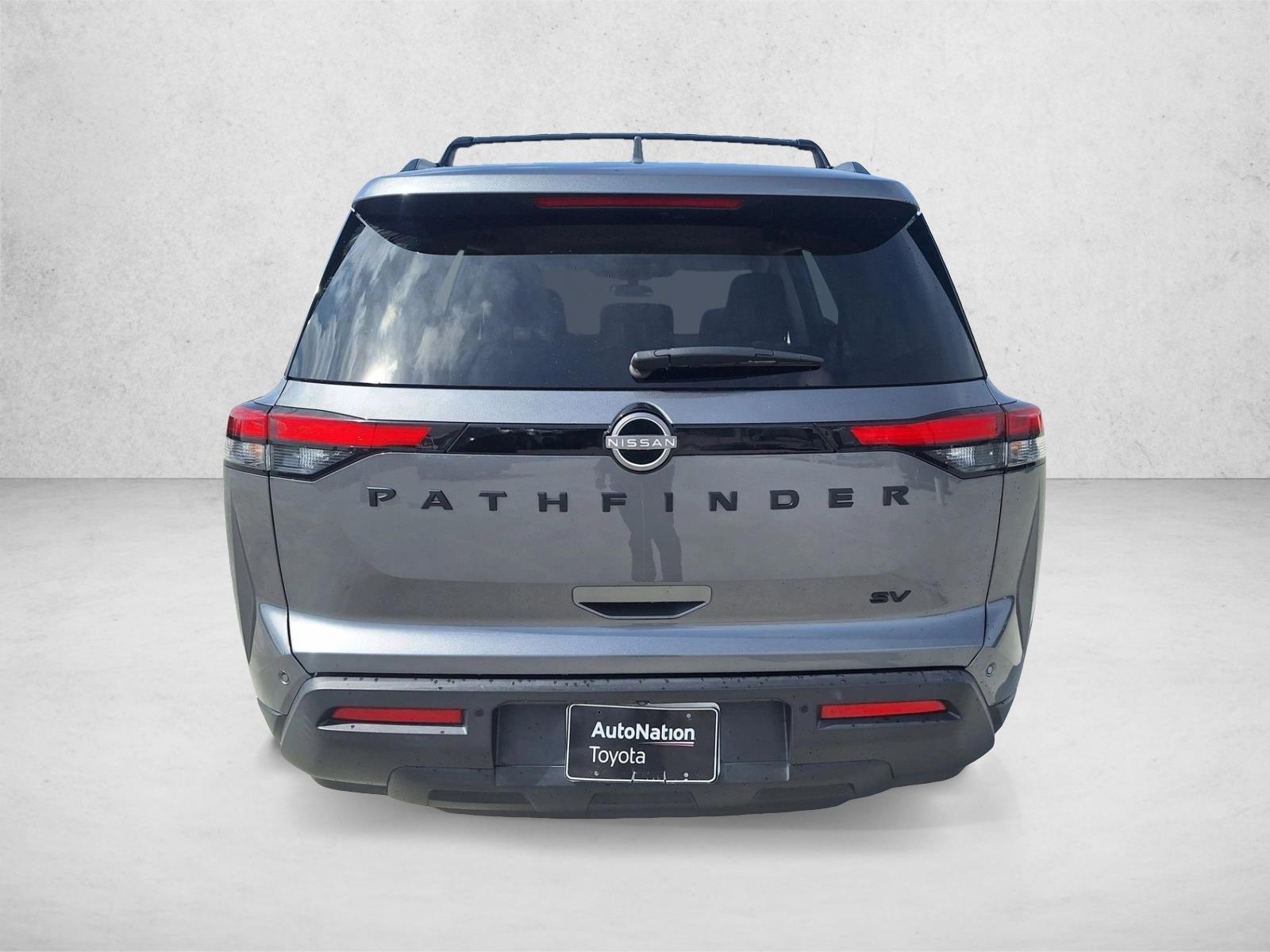 2022 Nissan Pathfinder SV photo 6