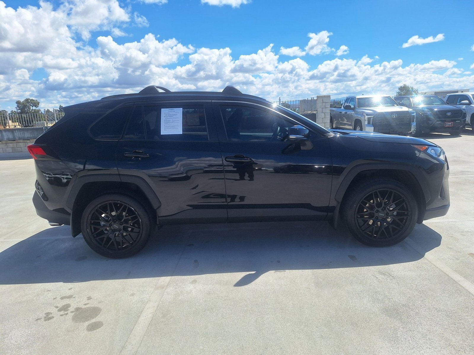 2021 Toyota RAV4 XLE photo 4