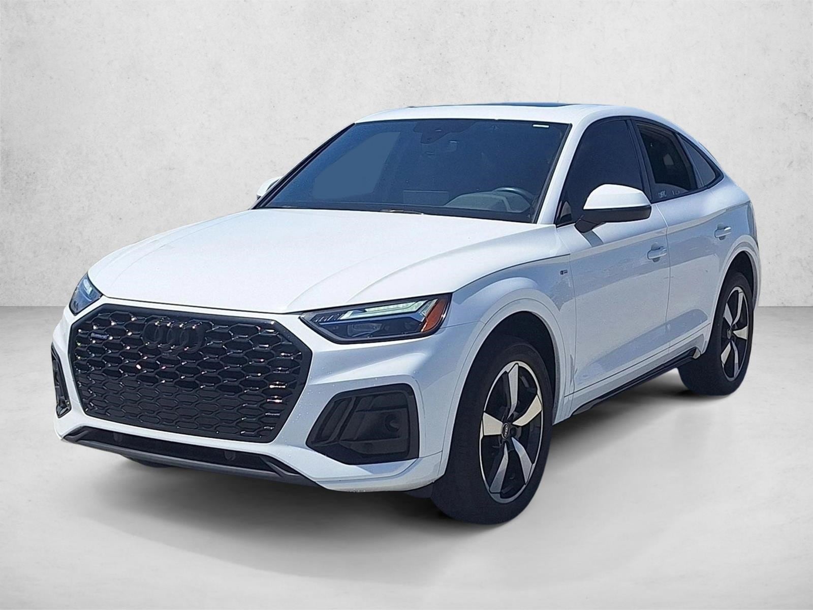 2022 Audi Q5 Sportback 45 Premium Plus's photo
