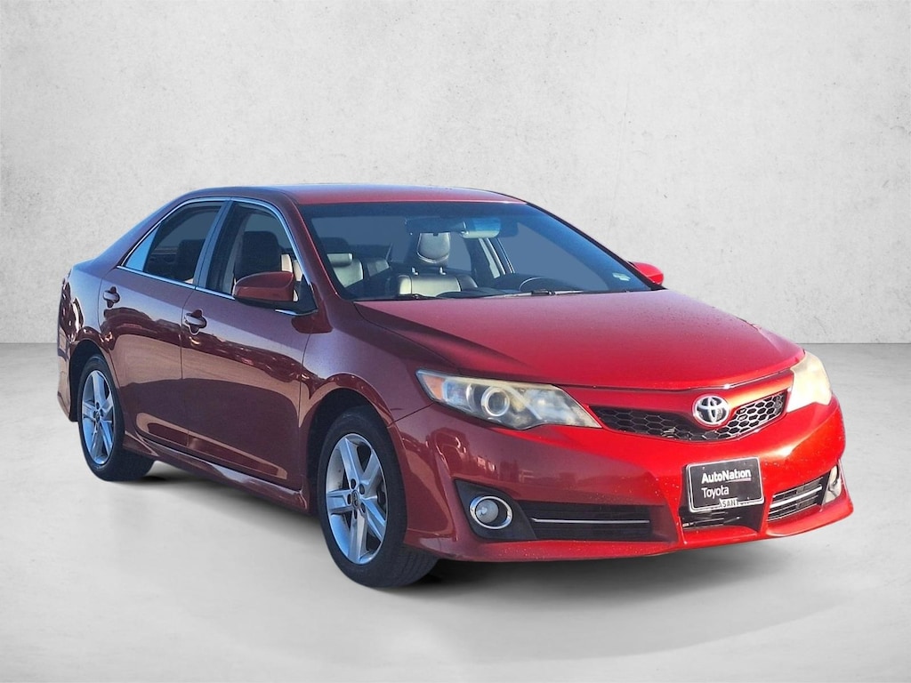 Used 2013 Toyota Camry SE Sedan