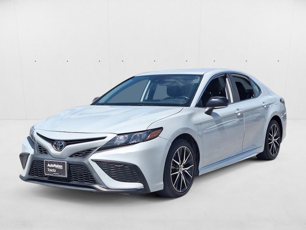 Used 2023 Toyota Camry SE Sedan