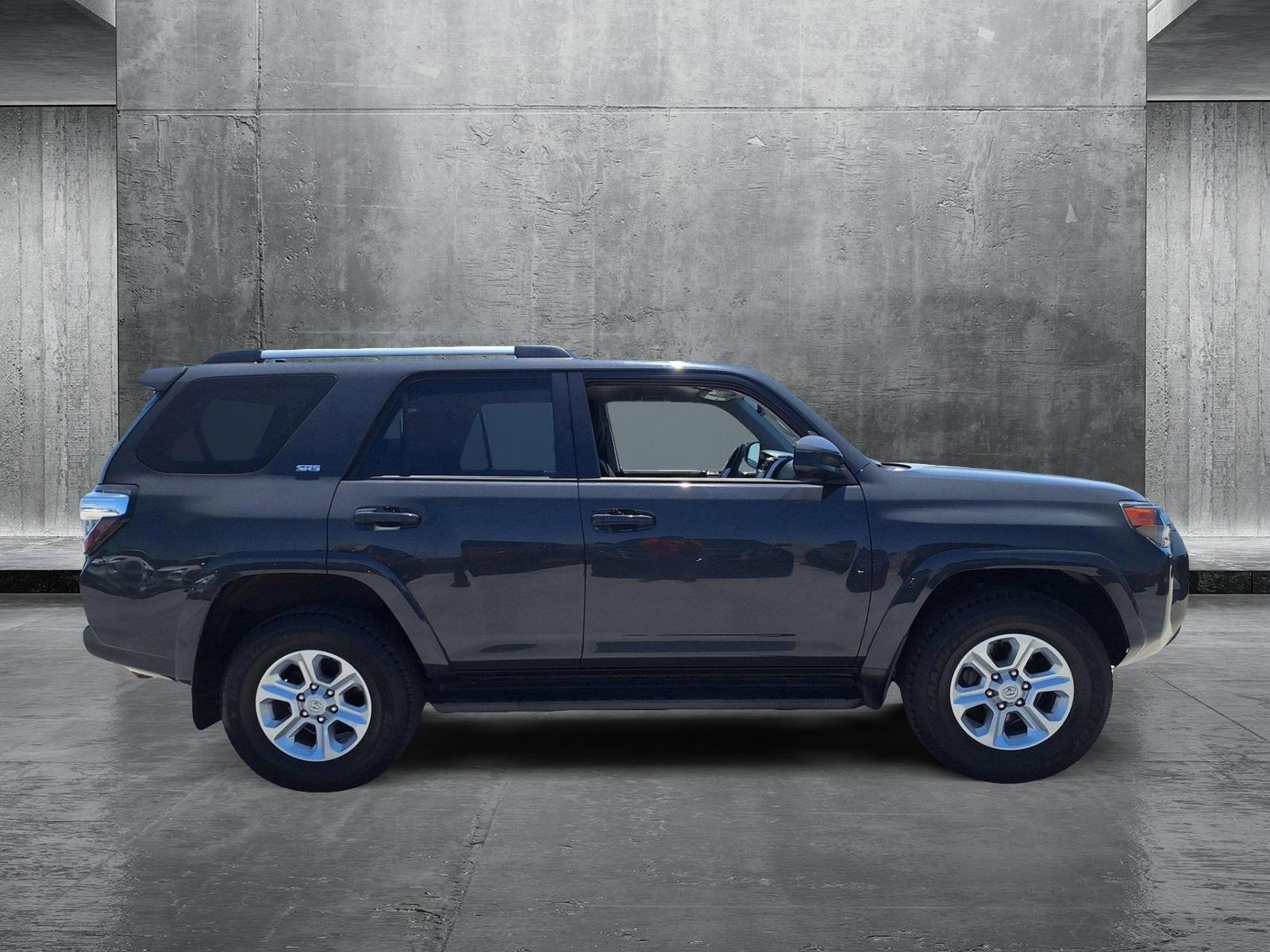 2024 Toyota 4Runner SR5 photo 3