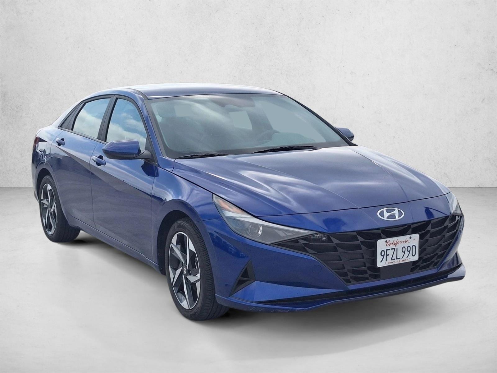 2023 Hyundai Elantra SEL photo 3