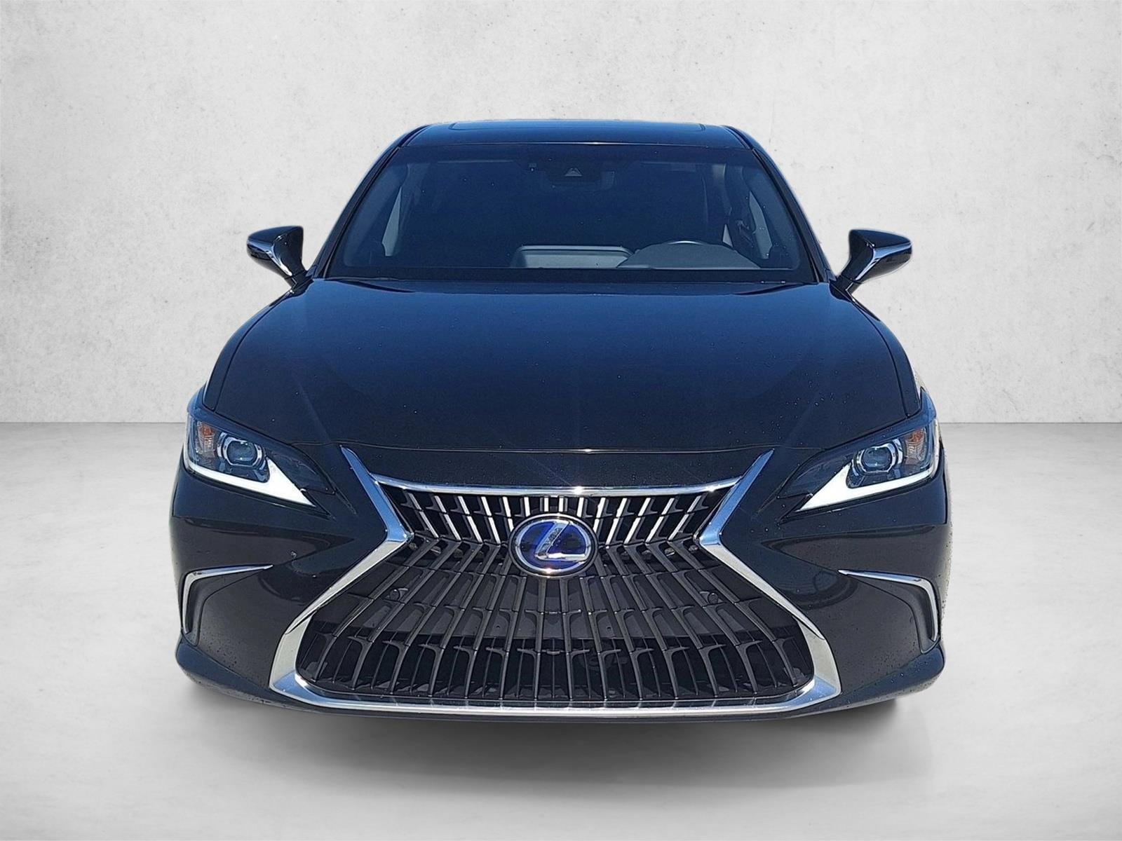 2022 LEXUS ES 300h photo 2