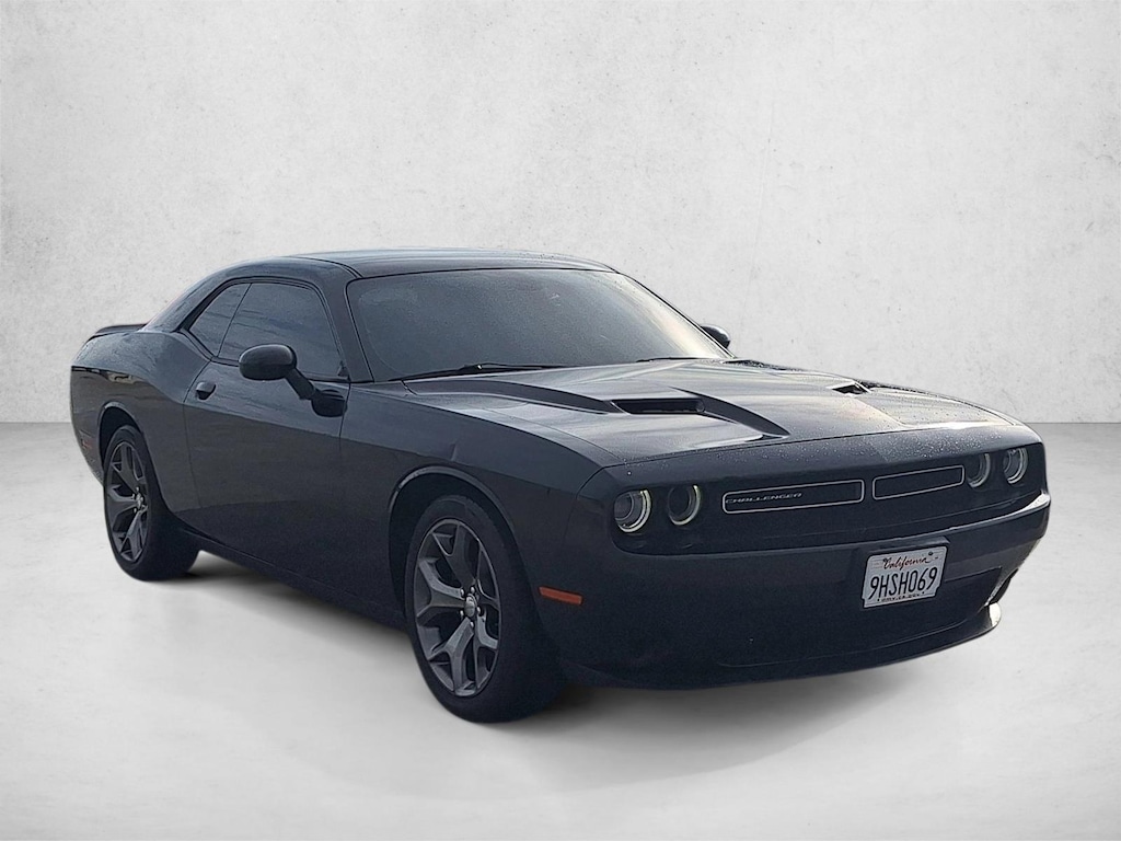 Used 2016 Dodge Challenger SXT Coupe