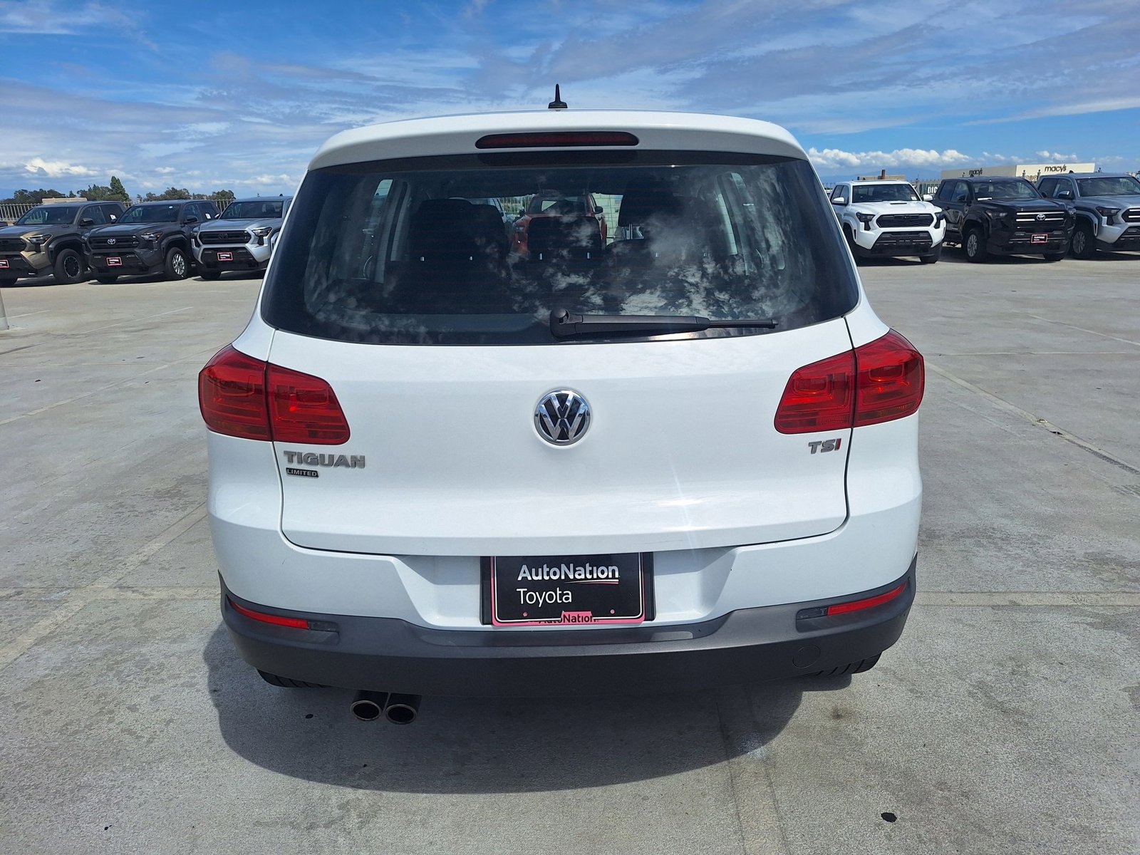 2017 Volkswagen Tiguan 2.0T S photo 6