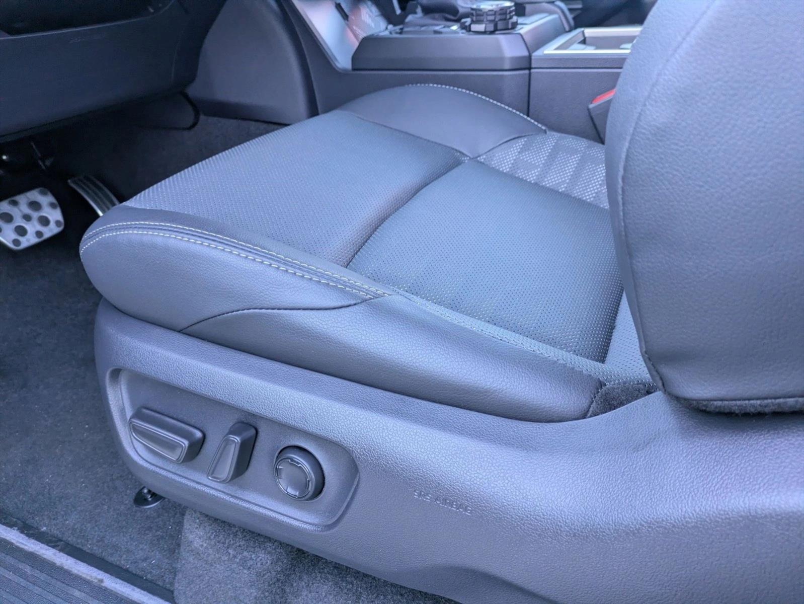 2025 Toyota 4Runner TRD Sport Premium photo 4