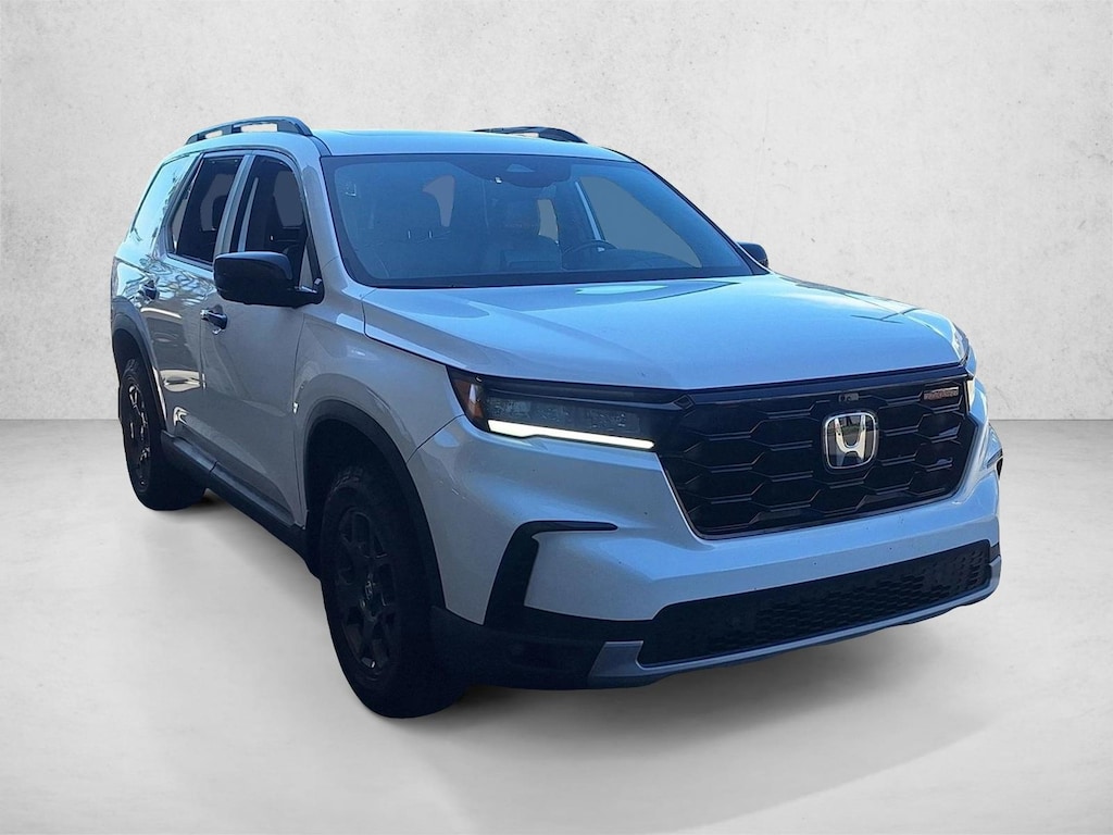 Used 2024 Honda Pilot TrailSport SUV