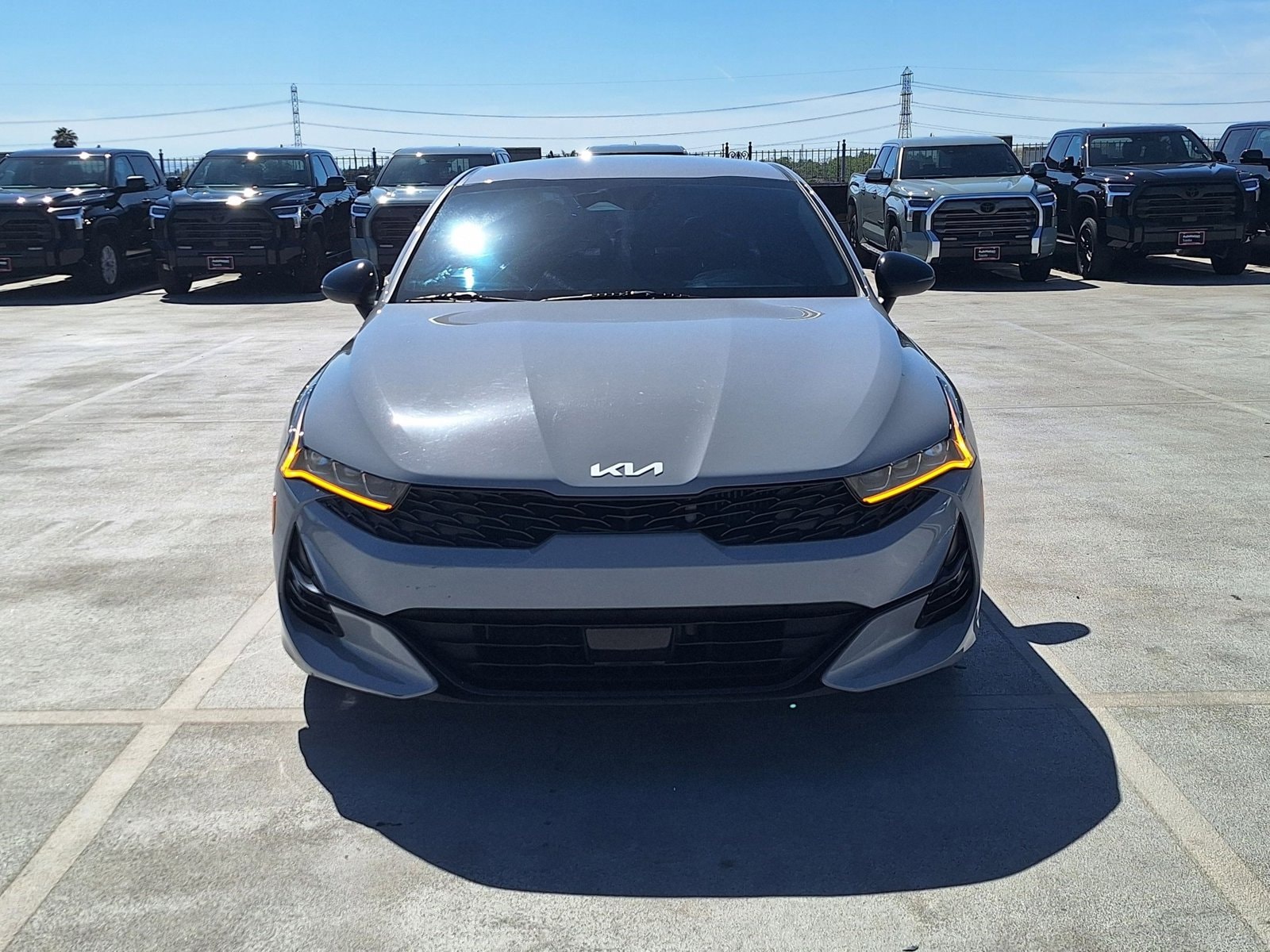 2024 Kia K5 GT-Line photo 2