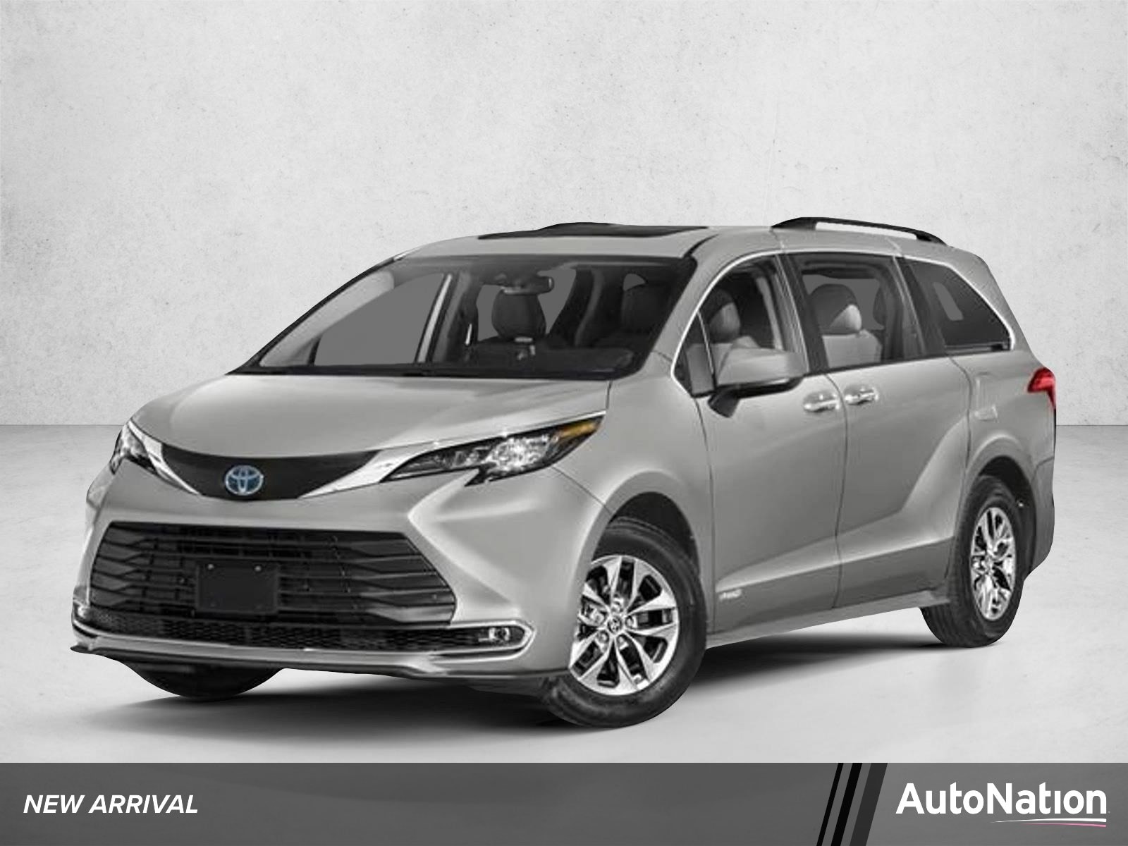 2022 Toyota Sienna XLE 7-Passenger Hybrid FWD's photo