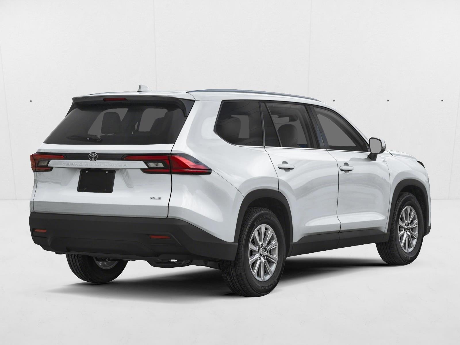 2026 Toyota Grand Highlander XLE photo 2