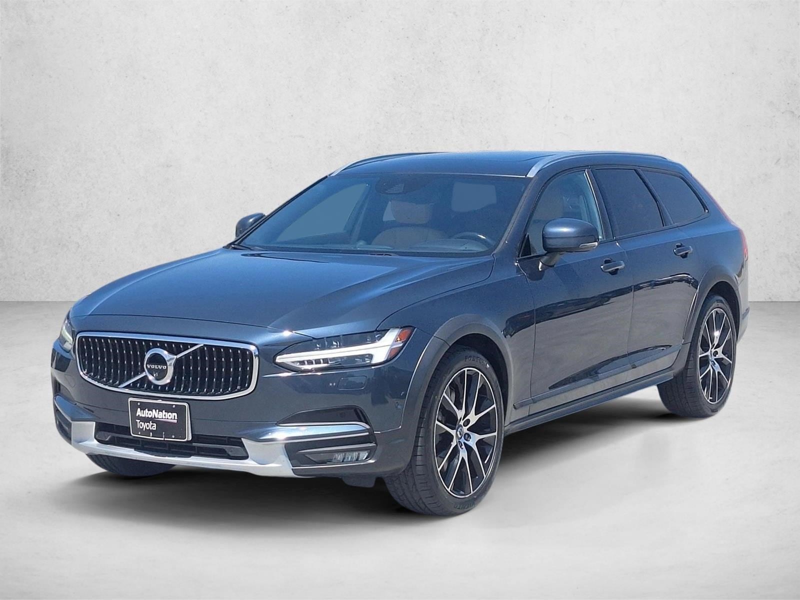 2018 Volvo V90 Cross Country's photo