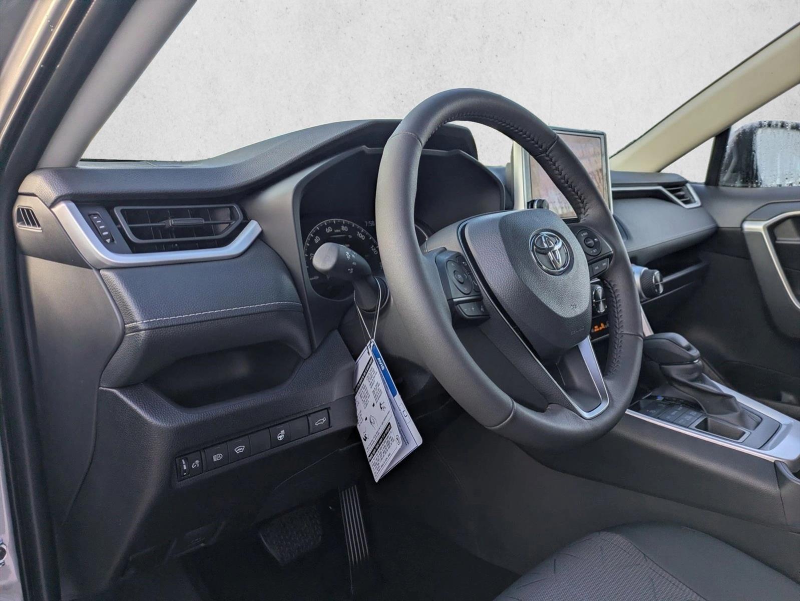 2025 Toyota RAV4 XLE photo 2