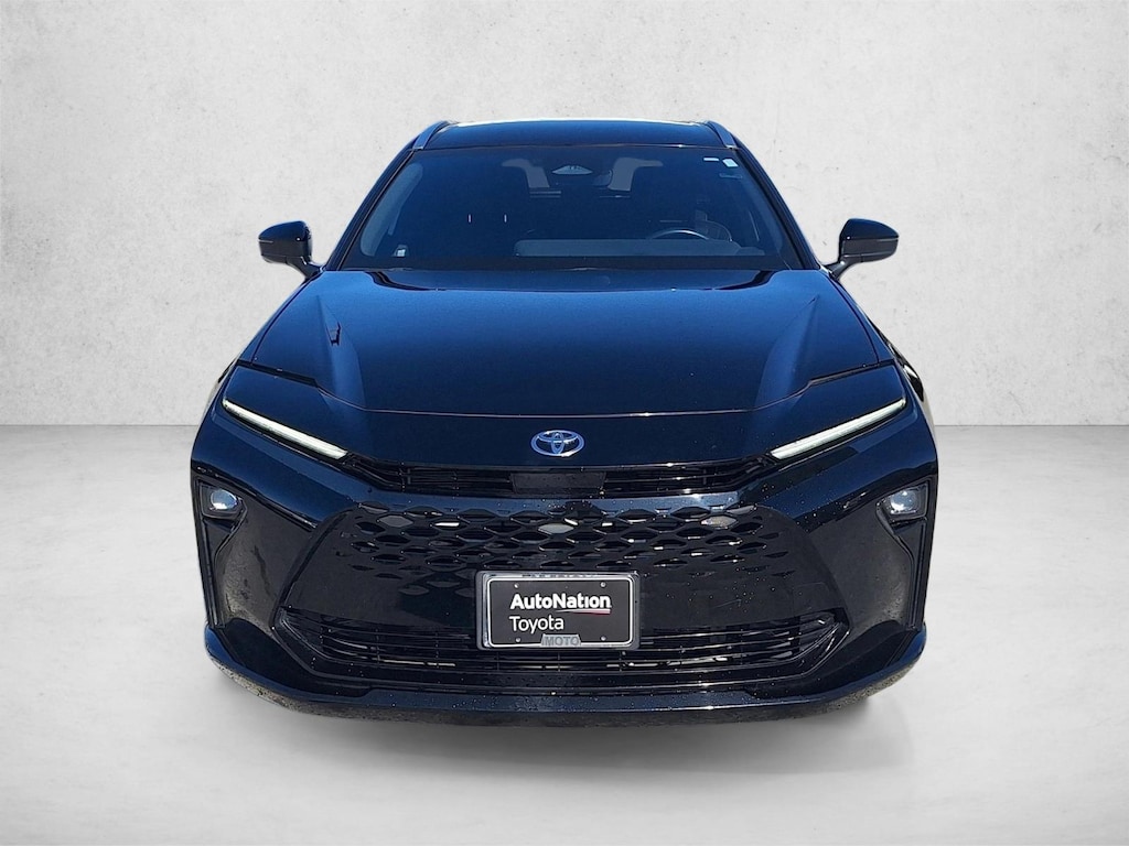 Used 2025 Toyota Crown Signia XLE SUV