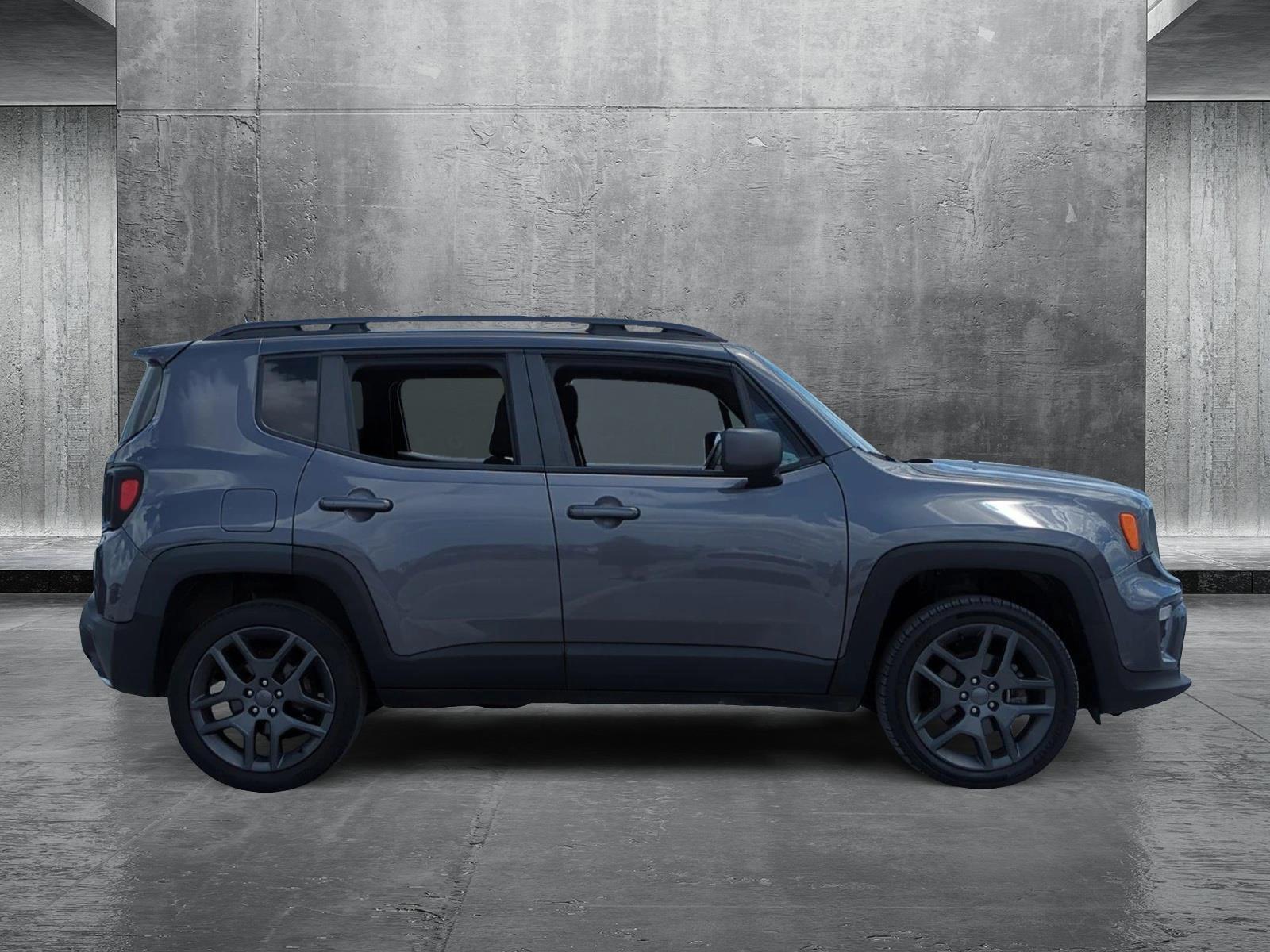 2021 Jeep Renegade Latitude photo 4