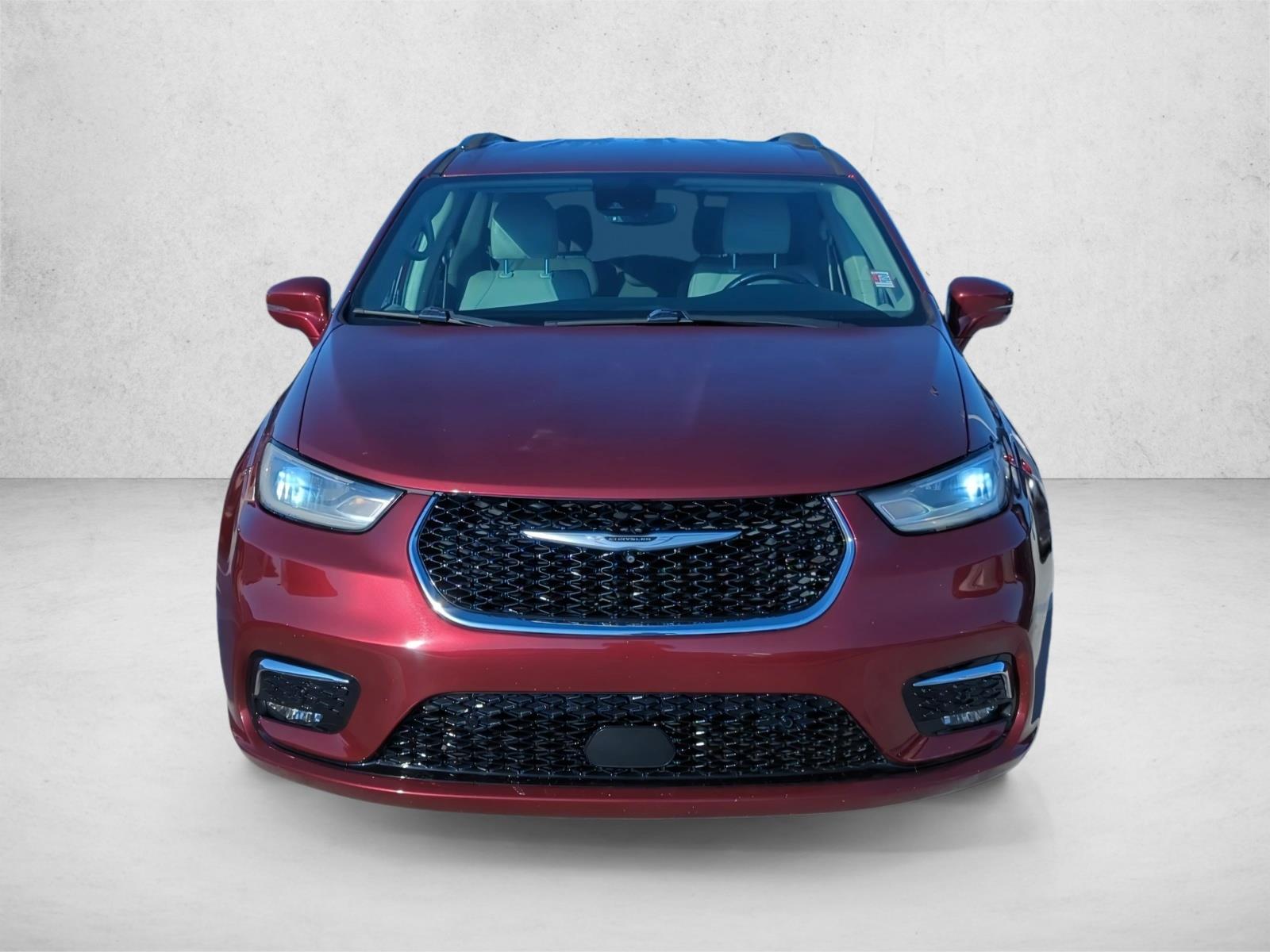 2021 Chrysler Pacifica Touring L photo 2