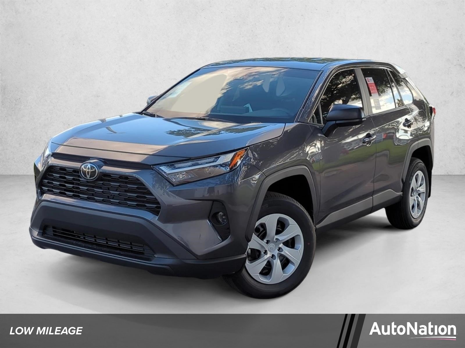 2025 Toyota RAV4 LE FWD's photo