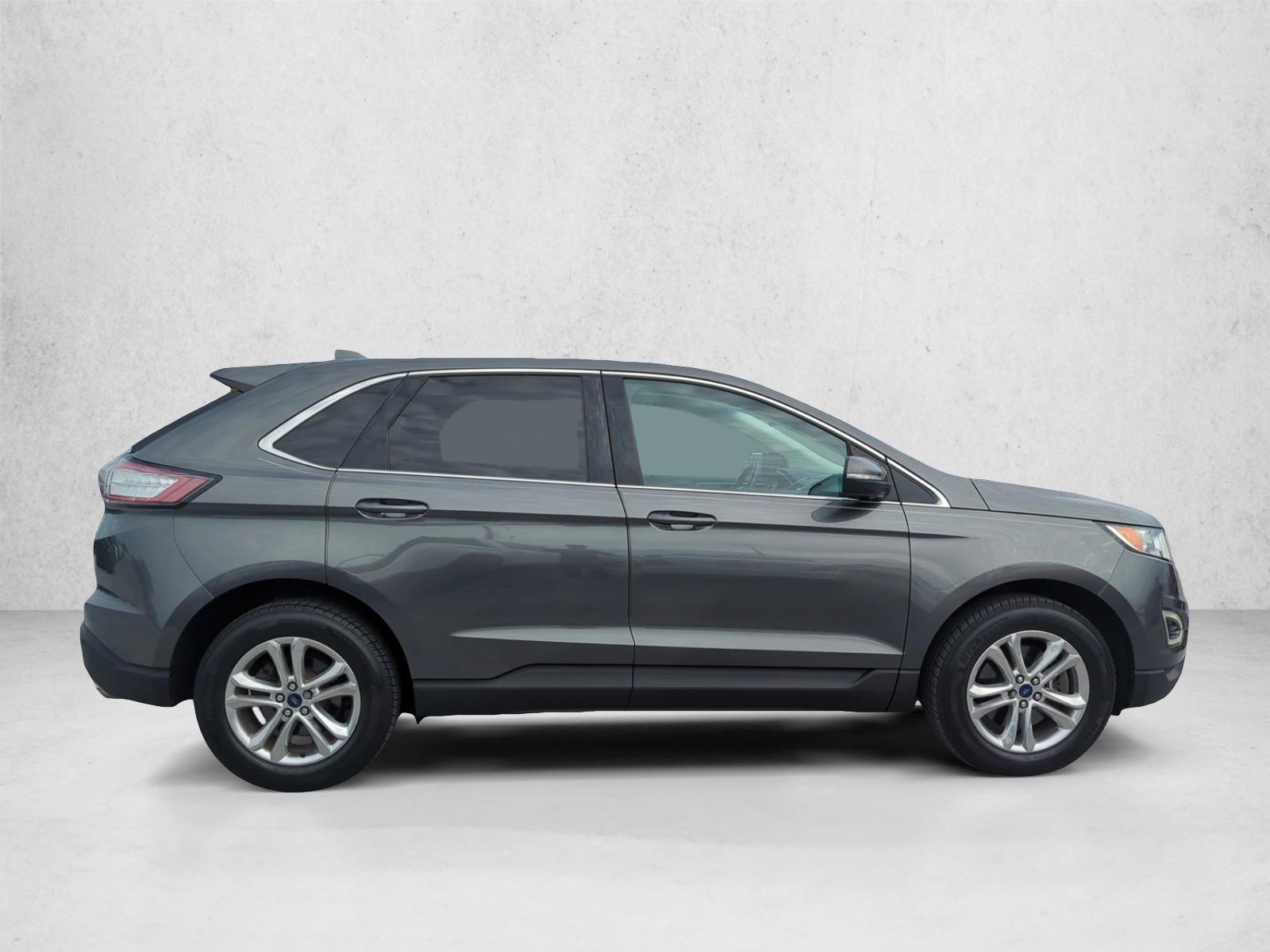 2016 Ford Edge SEL photo 2