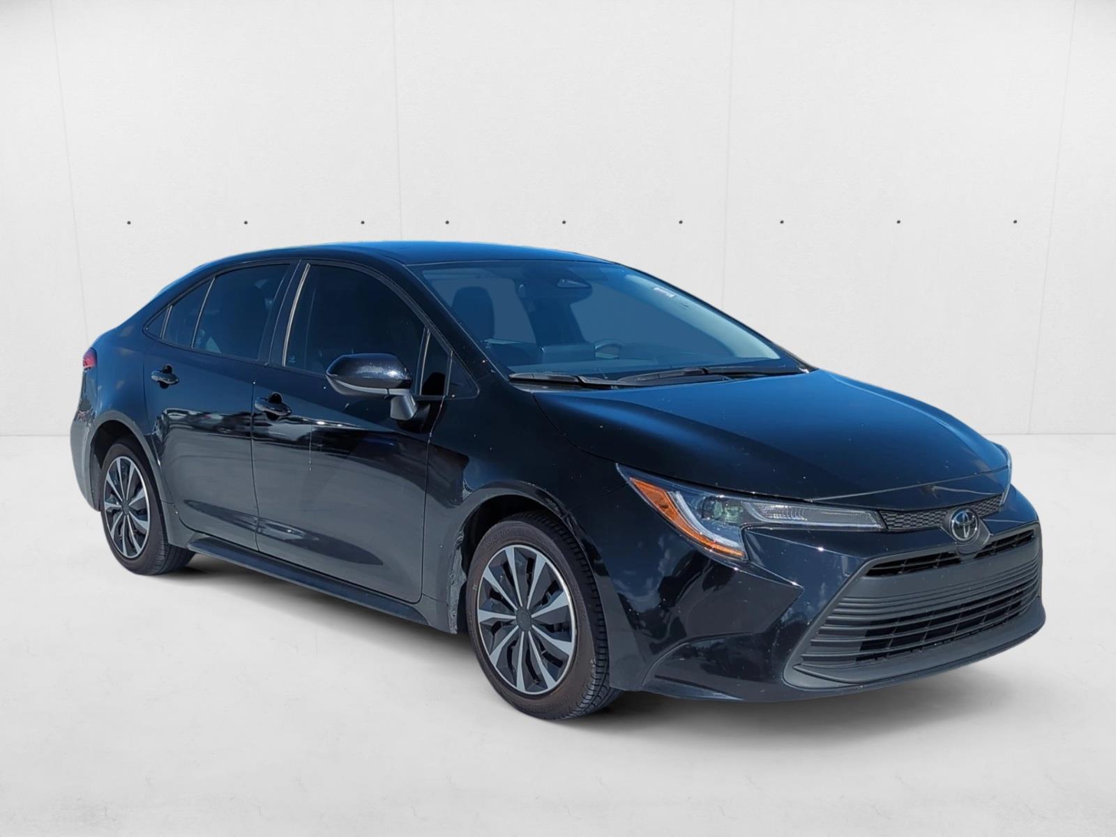 2024 Toyota Corolla LE photo 3