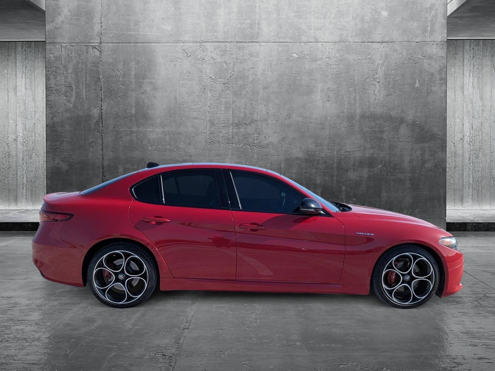 2023 Alfa Romeo Giulia Ti photo 4