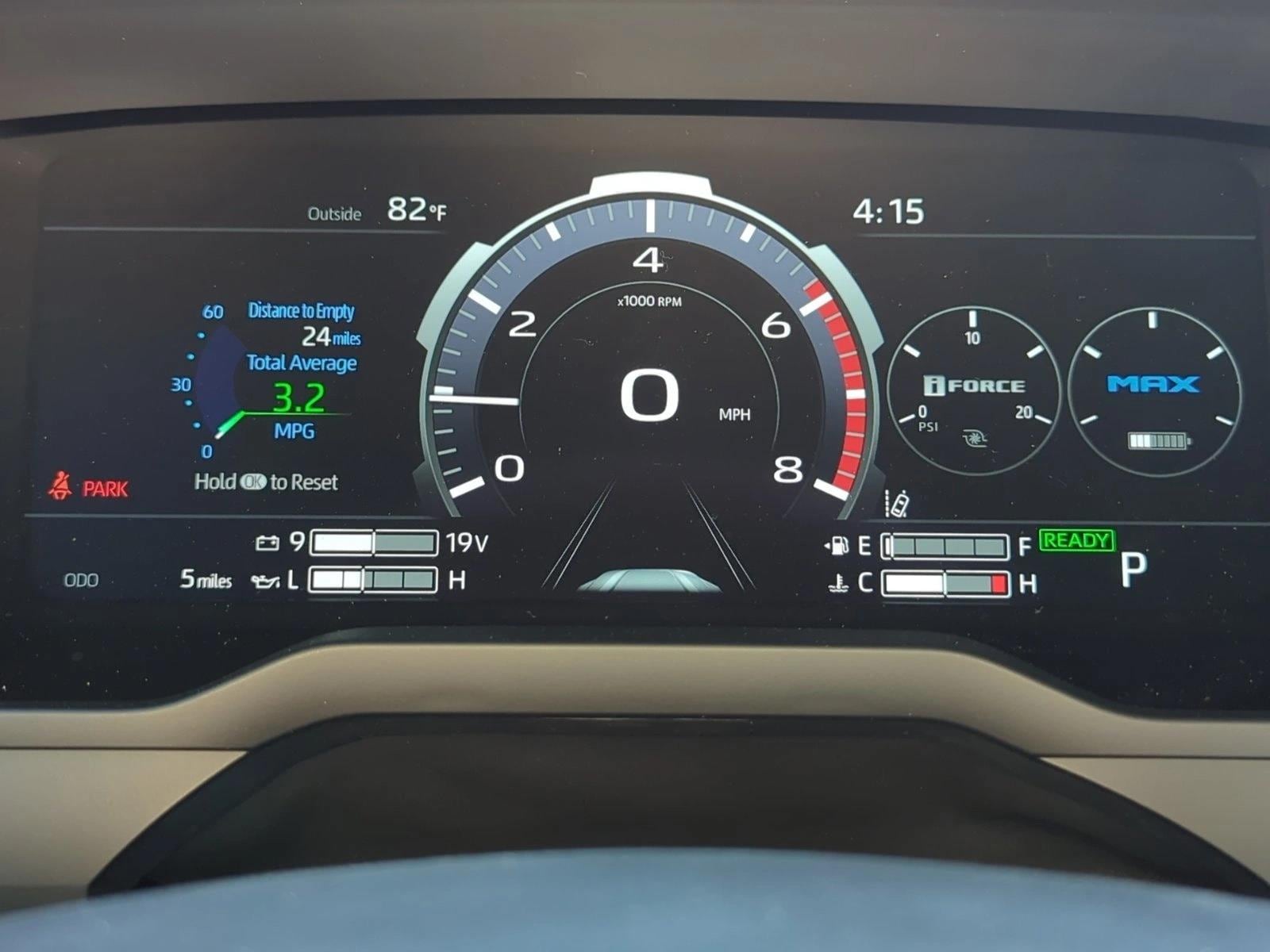 2025 Toyota Tundra Limited - Photo 11