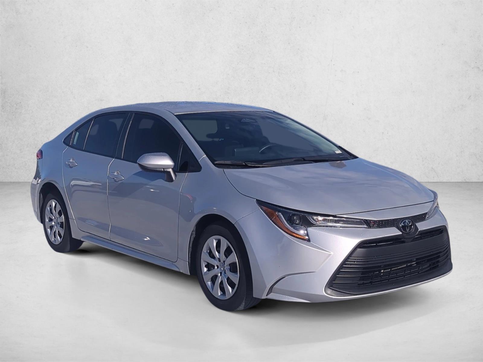 2024 Toyota Corolla LE photo 3