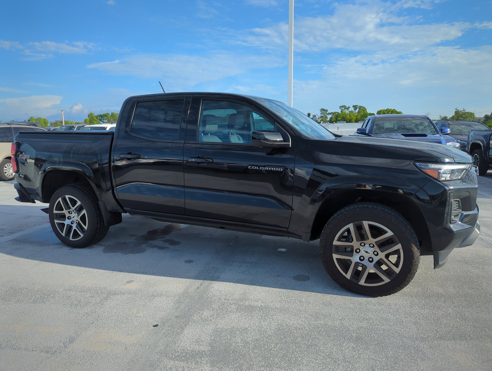 2023 Chevrolet Colorado Z71 photo 4
