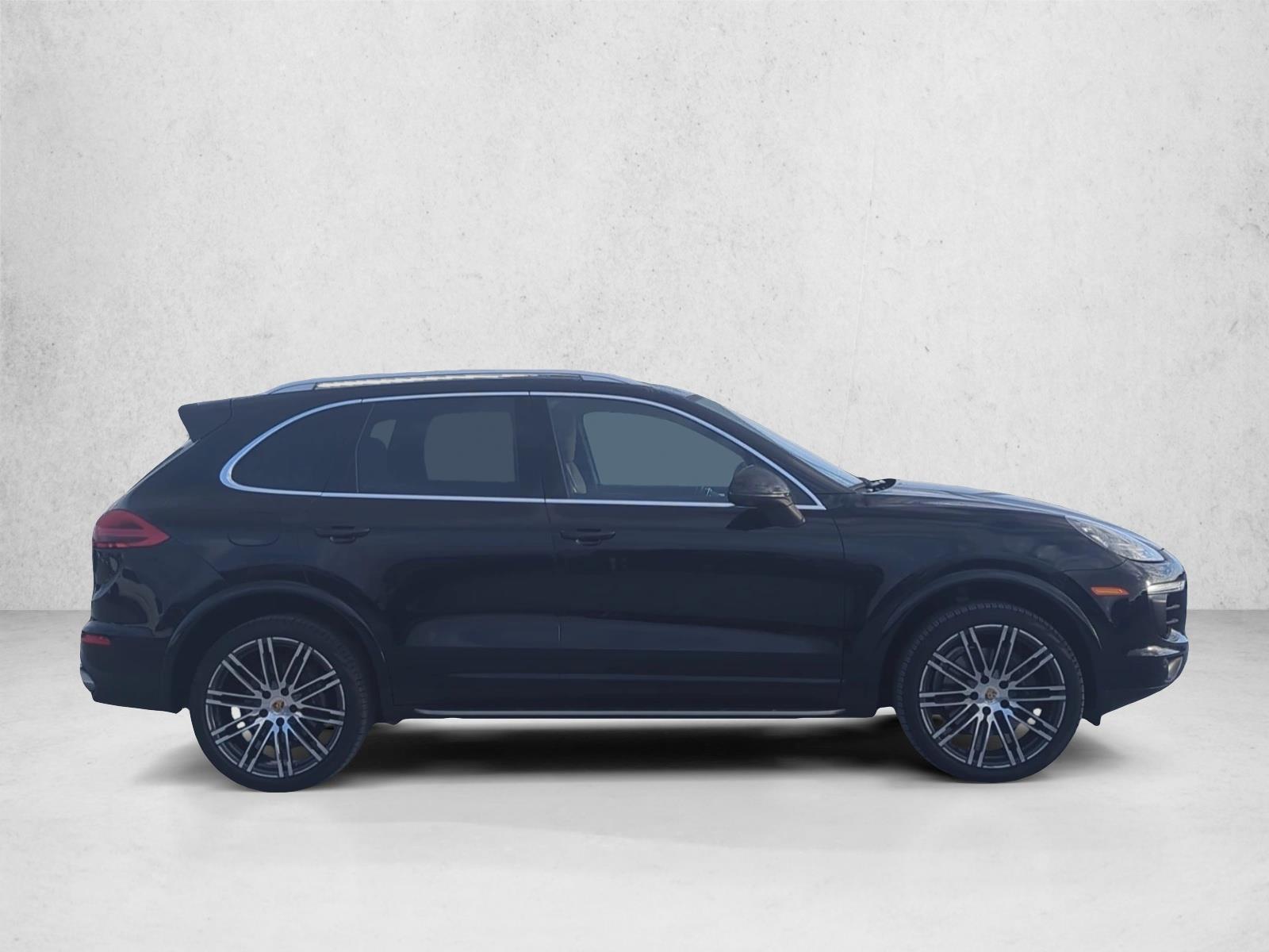 2016 Porsche Cayenne photo 4