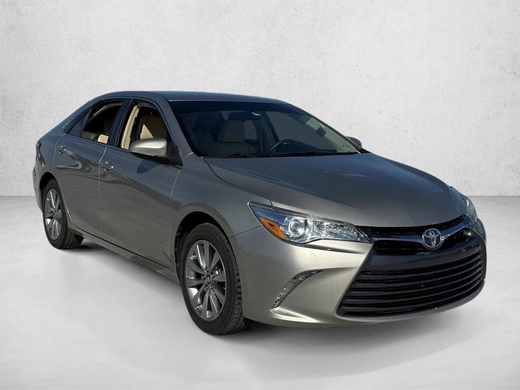 Used 2016 Toyota Camry XLE Sedan