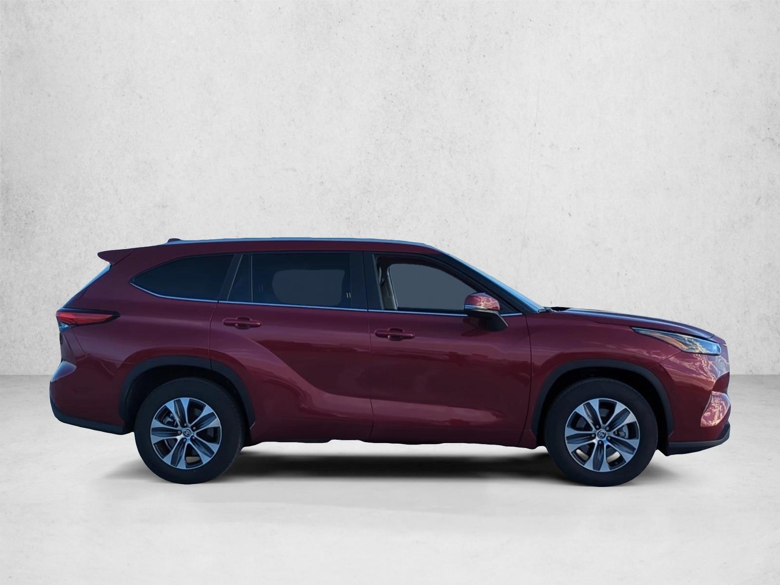 2023 Toyota Highlander Hybrid XLE photo 4