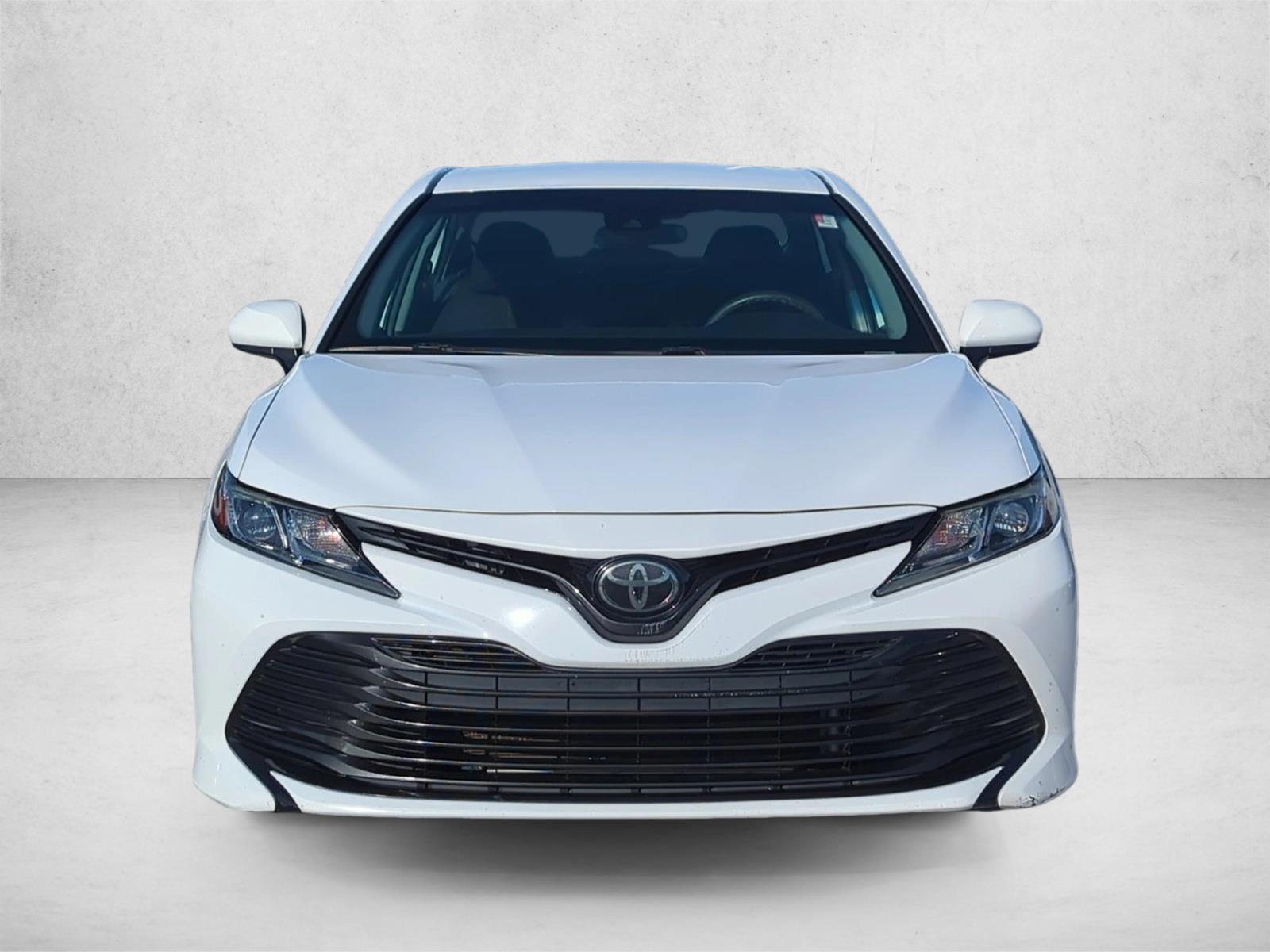 2019 Toyota Camry LE photo 2