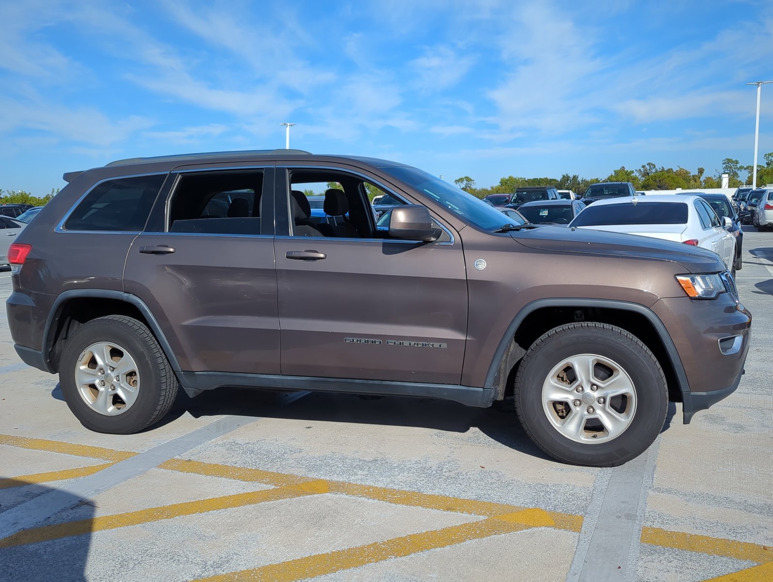 2017 Jeep Grand Cherokee Laredo photo 4