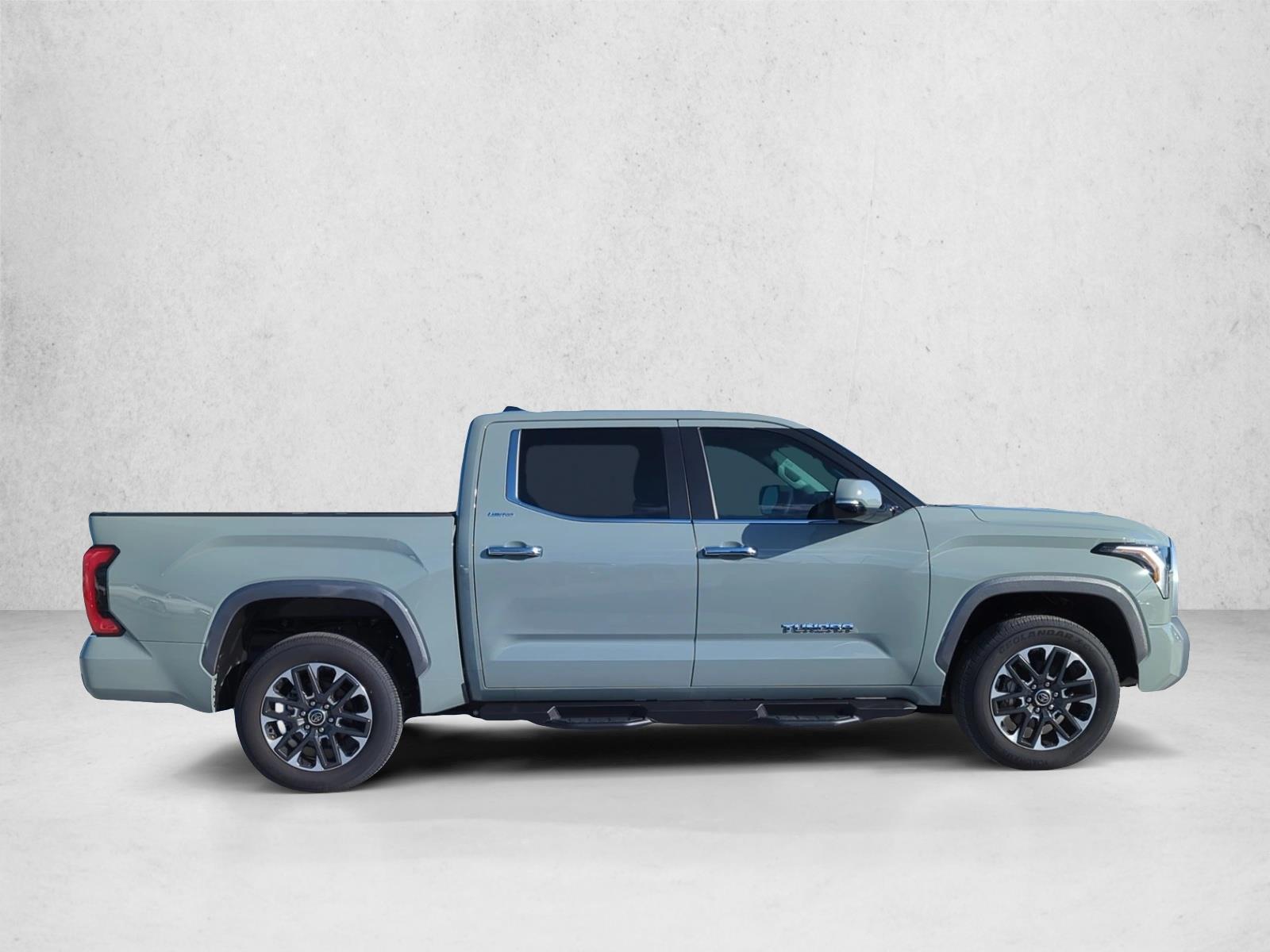 2024 Toyota Tundra Limited CrewMax photo 4
