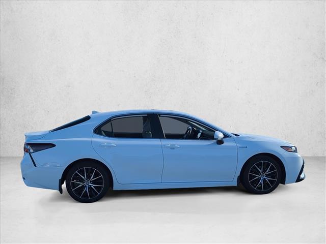 2021 Toyota Camry Hybrid SE photo 4