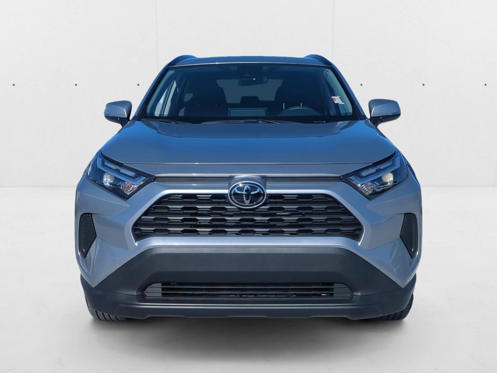2024 Toyota RAV4 XLE photo 2
