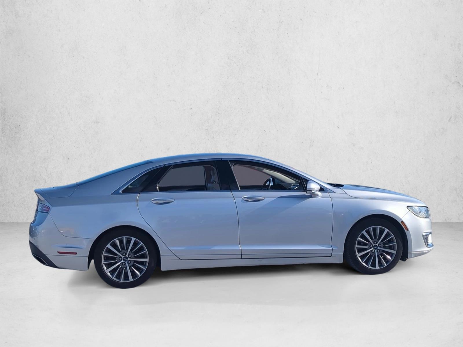 2017 Lincoln MKZ Premiere photo 4