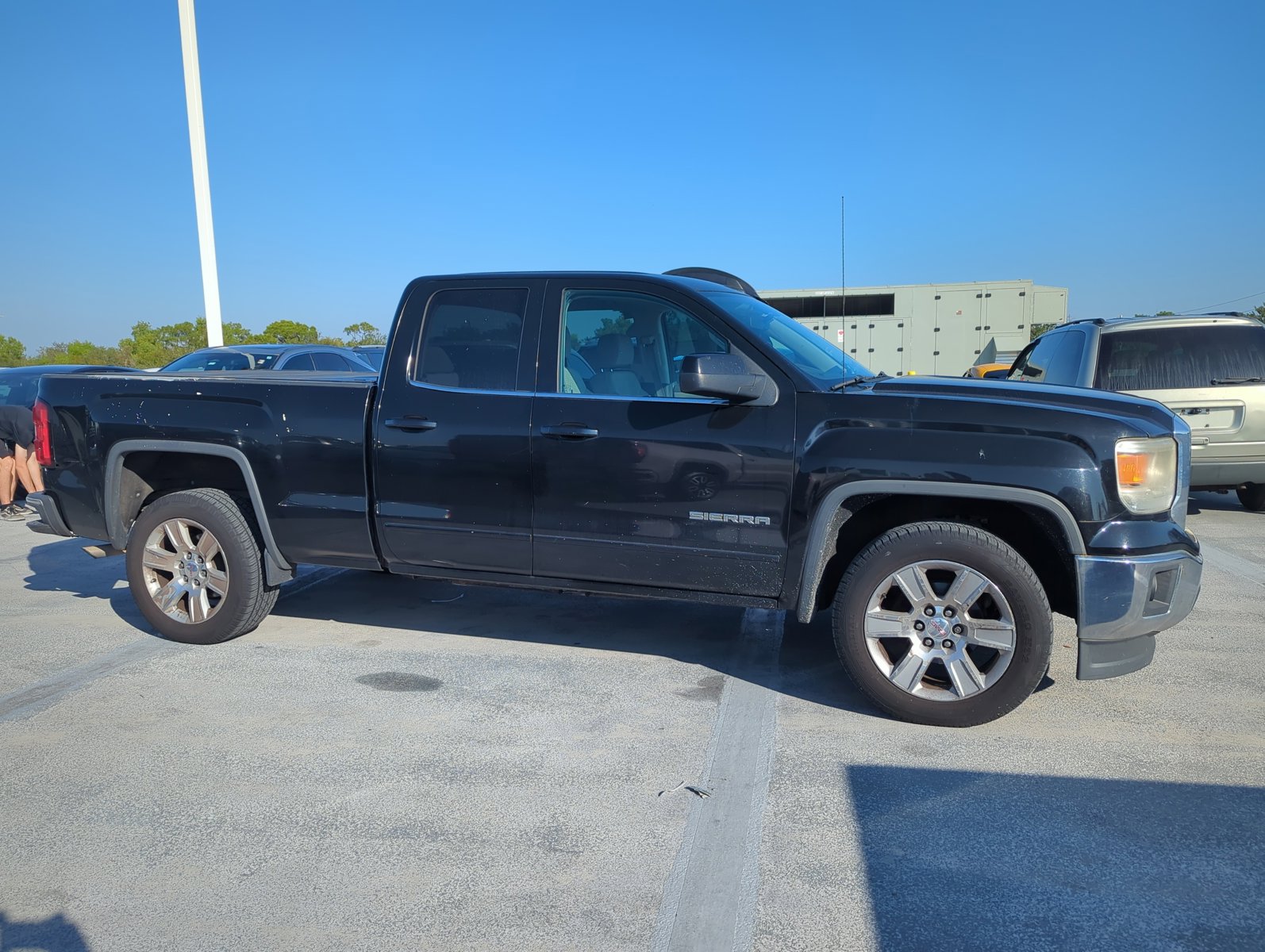 2015 Gmc Sierra 1500 SLE photo 4