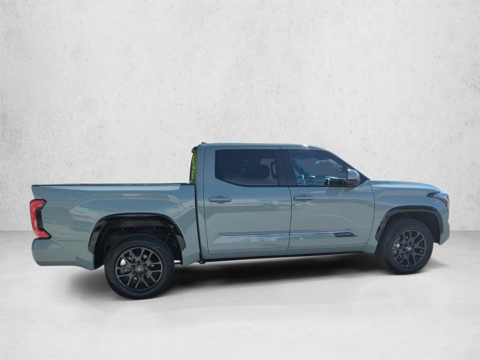 2025 Toyota Tundra Platinum CrewMax photo 4