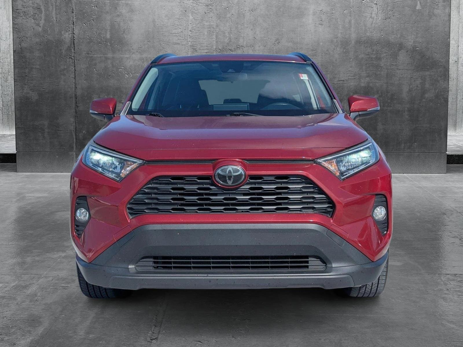 Used 2019 Toyota RAV4 XLE with VIN JTMW1RFVXKD025921 for sale in Fort Myers, FL